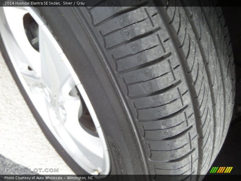 Silver / Gray 2014 Hyundai Elantra SE Sedan
