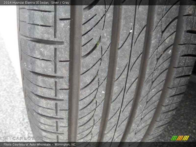 Silver / Gray 2014 Hyundai Elantra SE Sedan