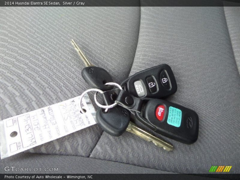 Silver / Gray 2014 Hyundai Elantra SE Sedan
