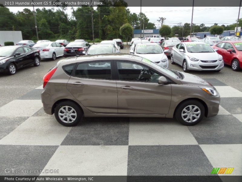 Mocha Bronze / Black 2013 Hyundai Accent GS 5 Door