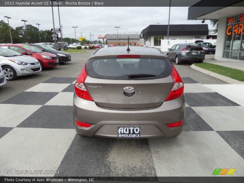 Mocha Bronze / Black 2013 Hyundai Accent GS 5 Door