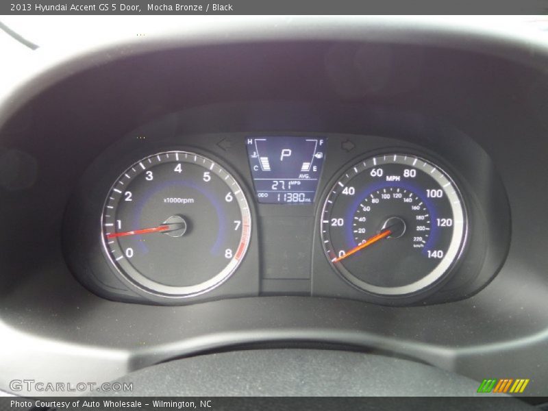 Mocha Bronze / Black 2013 Hyundai Accent GS 5 Door