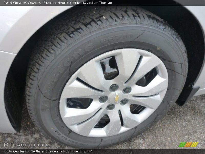 Silver Ice Metallic / Jet Black/Medium Titanium 2014 Chevrolet Cruze LS