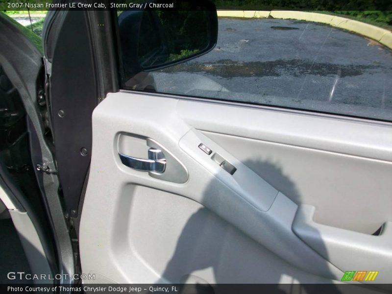 Storm Gray / Charcoal 2007 Nissan Frontier LE Crew Cab