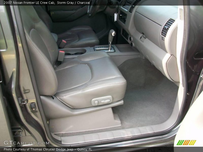 Storm Gray / Charcoal 2007 Nissan Frontier LE Crew Cab