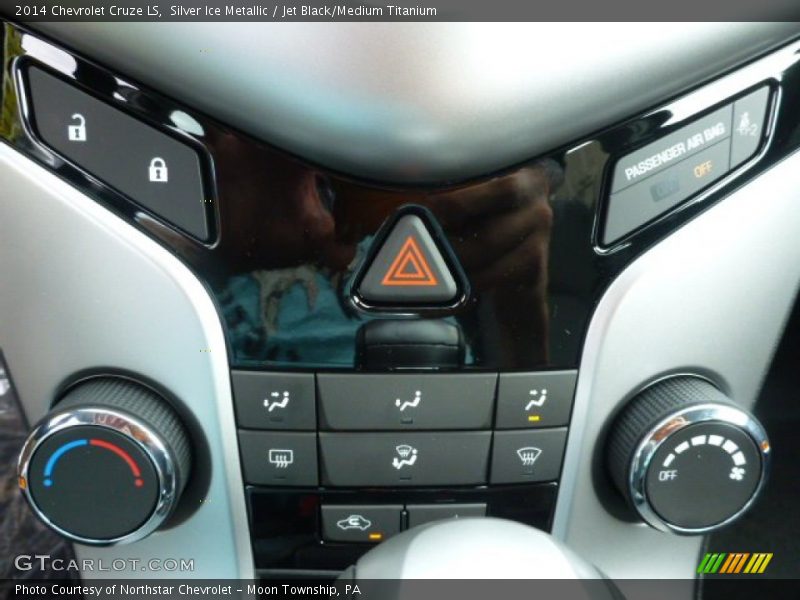 Silver Ice Metallic / Jet Black/Medium Titanium 2014 Chevrolet Cruze LS
