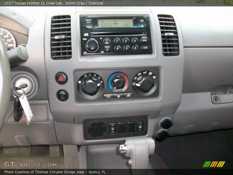 Storm Gray / Charcoal 2007 Nissan Frontier LE Crew Cab