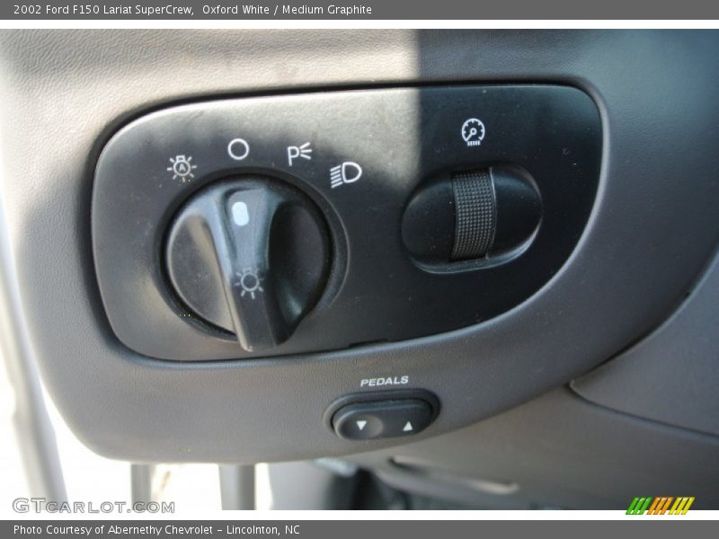 Oxford White / Medium Graphite 2002 Ford F150 Lariat SuperCrew