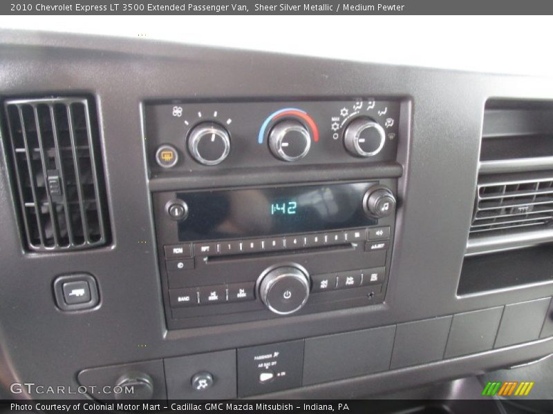 Sheer Silver Metallic / Medium Pewter 2010 Chevrolet Express LT 3500 Extended Passenger Van