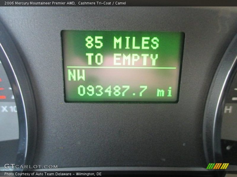 Cashmere Tri-Coat / Camel 2006 Mercury Mountaineer Premier AWD