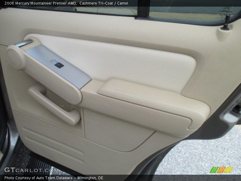 Cashmere Tri-Coat / Camel 2006 Mercury Mountaineer Premier AWD