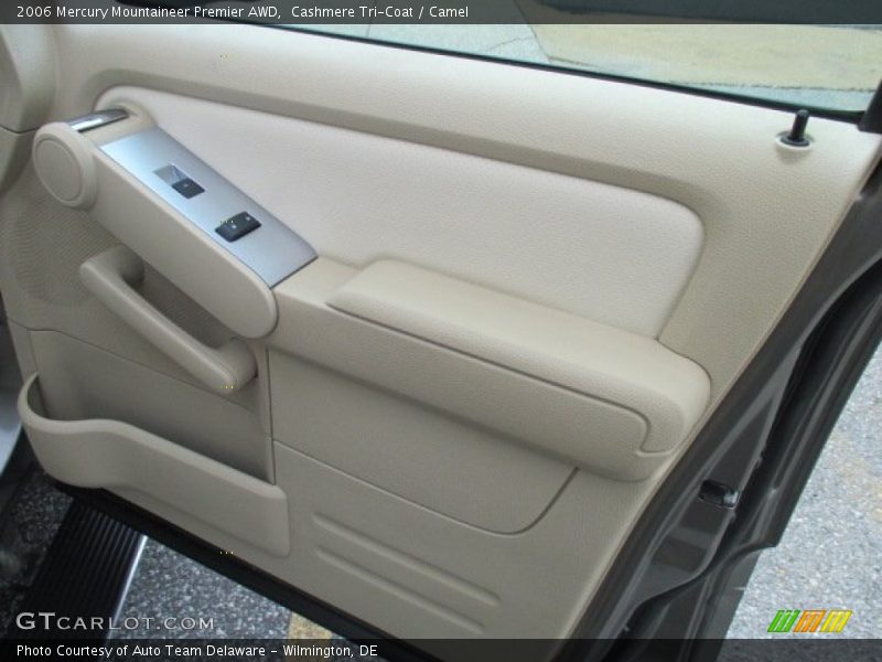 Cashmere Tri-Coat / Camel 2006 Mercury Mountaineer Premier AWD