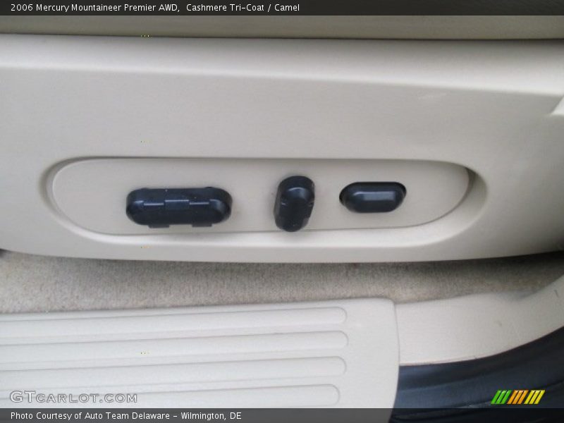 Cashmere Tri-Coat / Camel 2006 Mercury Mountaineer Premier AWD