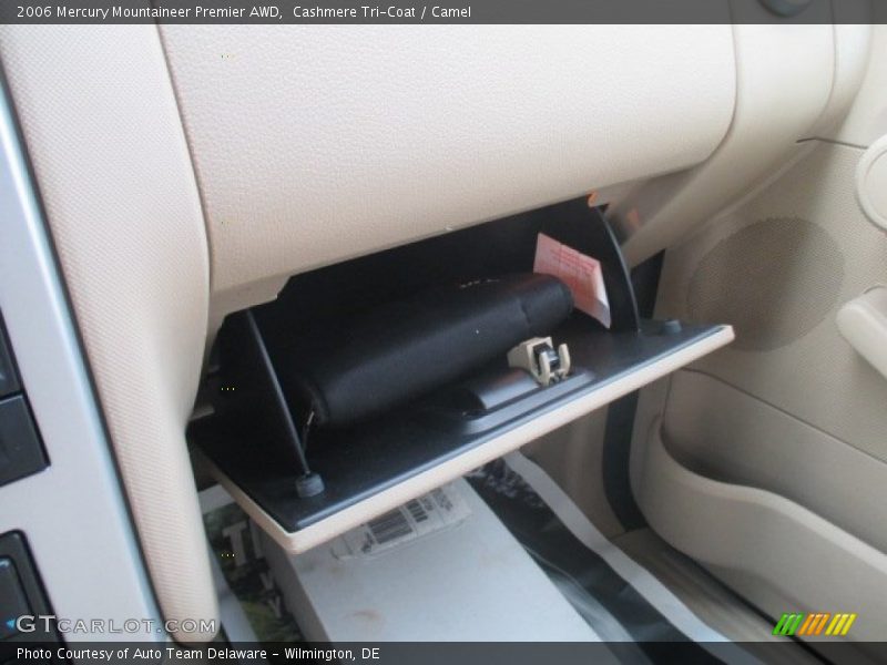 Cashmere Tri-Coat / Camel 2006 Mercury Mountaineer Premier AWD