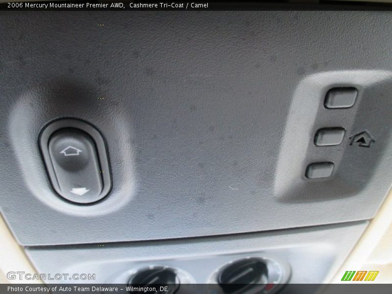 Cashmere Tri-Coat / Camel 2006 Mercury Mountaineer Premier AWD