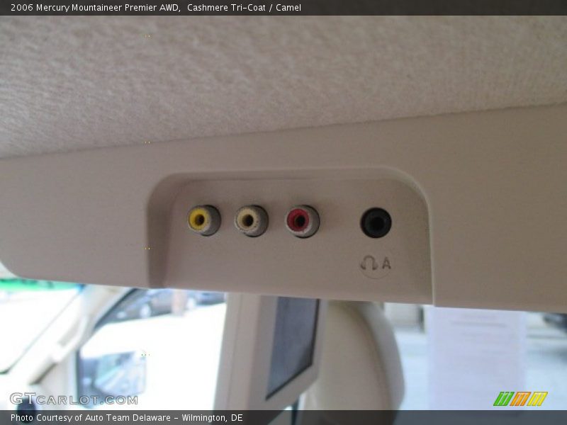 Cashmere Tri-Coat / Camel 2006 Mercury Mountaineer Premier AWD