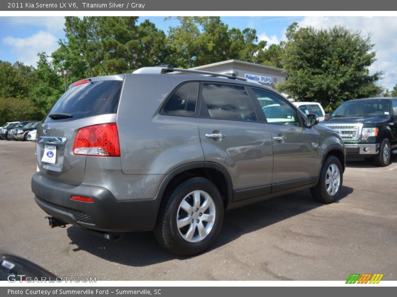 Titanium Silver / Gray 2011 Kia Sorento LX V6