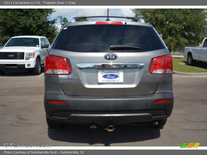 Titanium Silver / Gray 2011 Kia Sorento LX V6