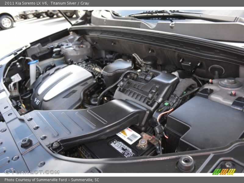 Titanium Silver / Gray 2011 Kia Sorento LX V6