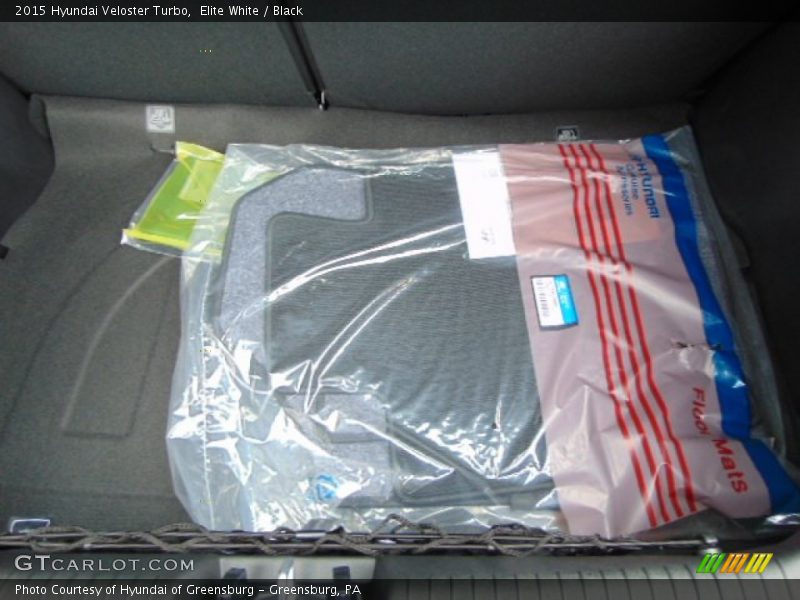 Elite White / Black 2015 Hyundai Veloster Turbo