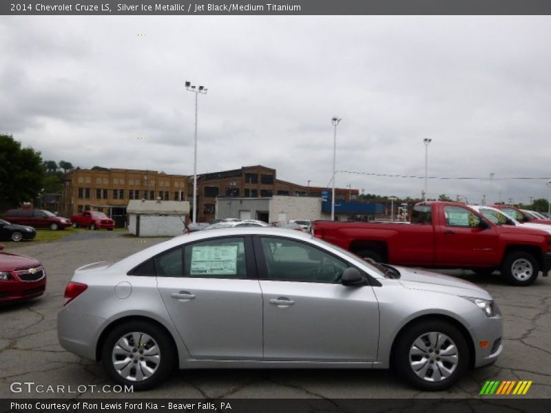 Silver Ice Metallic / Jet Black/Medium Titanium 2014 Chevrolet Cruze LS