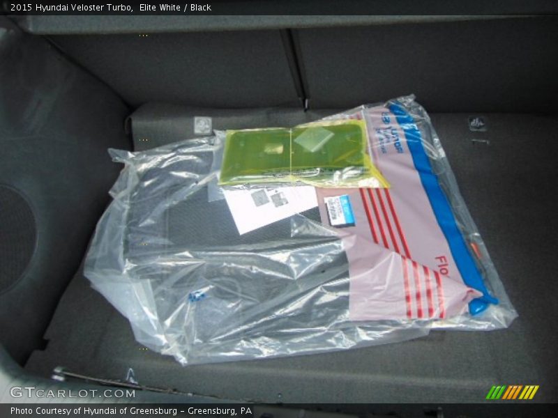 Elite White / Black 2015 Hyundai Veloster Turbo