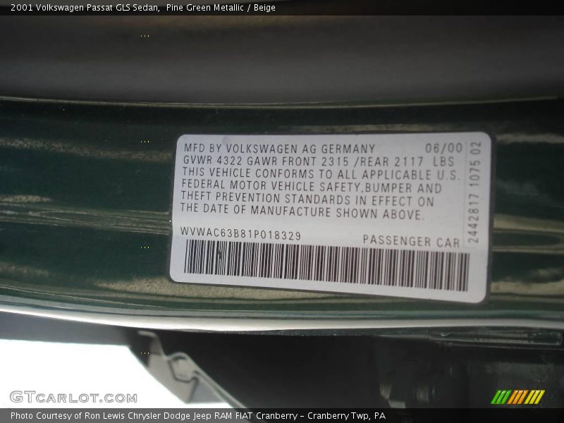 Pine Green Metallic / Beige 2001 Volkswagen Passat GLS Sedan