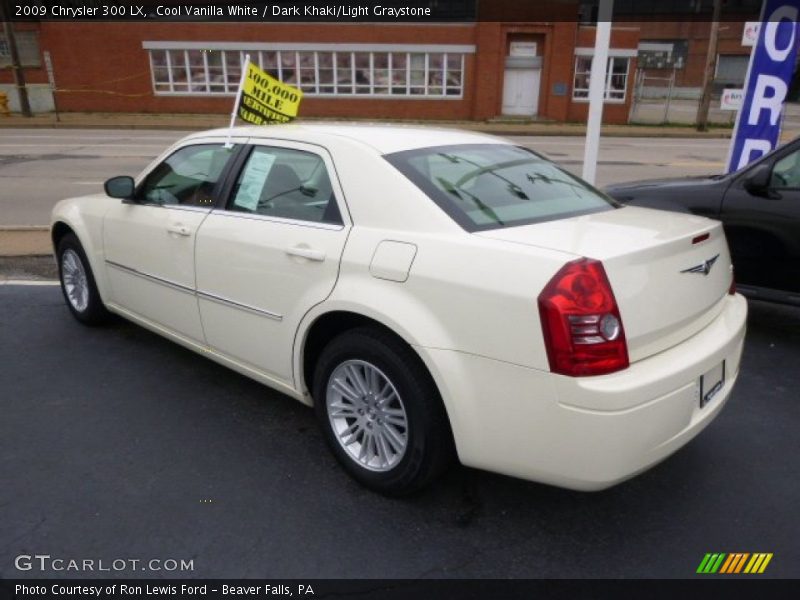 Cool Vanilla White / Dark Khaki/Light Graystone 2009 Chrysler 300 LX