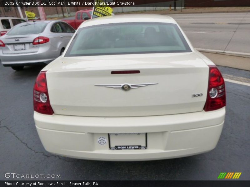Cool Vanilla White / Dark Khaki/Light Graystone 2009 Chrysler 300 LX