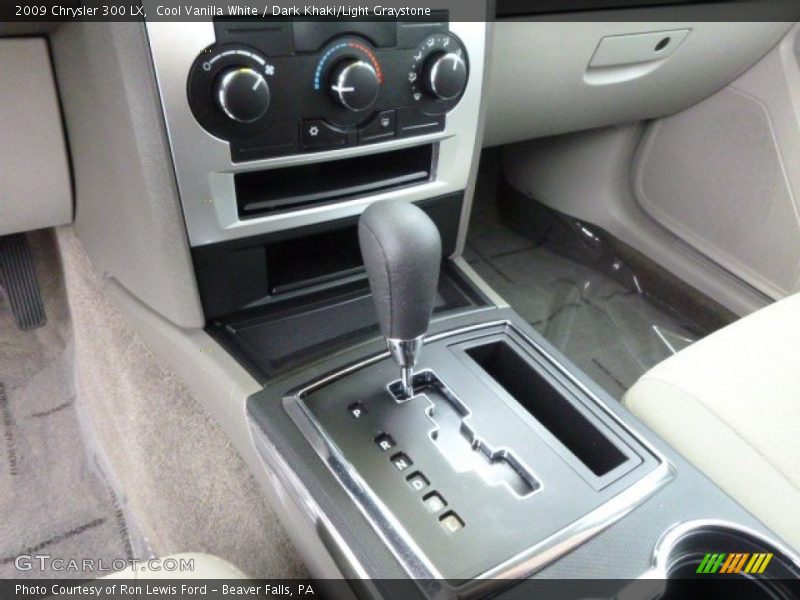 Cool Vanilla White / Dark Khaki/Light Graystone 2009 Chrysler 300 LX