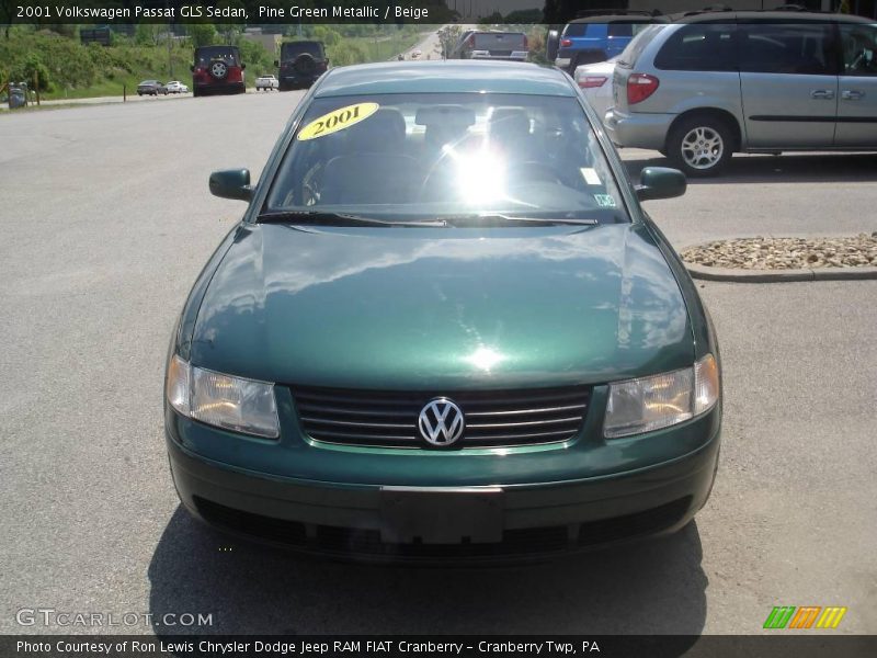 Pine Green Metallic / Beige 2001 Volkswagen Passat GLS Sedan
