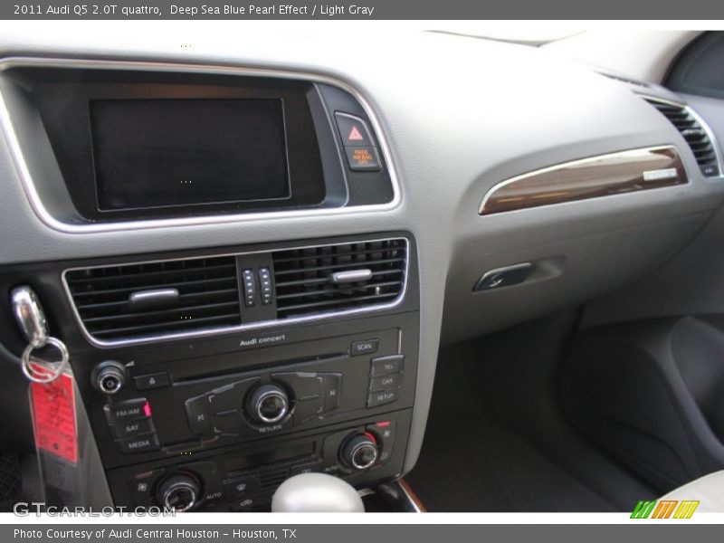 Deep Sea Blue Pearl Effect / Light Gray 2011 Audi Q5 2.0T quattro