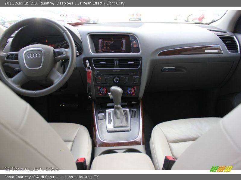 Deep Sea Blue Pearl Effect / Light Gray 2011 Audi Q5 2.0T quattro