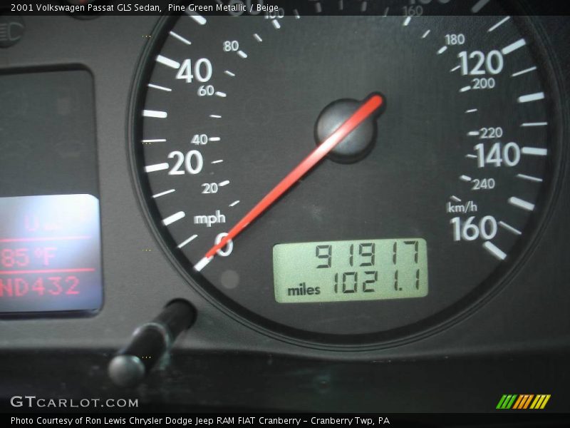 Pine Green Metallic / Beige 2001 Volkswagen Passat GLS Sedan