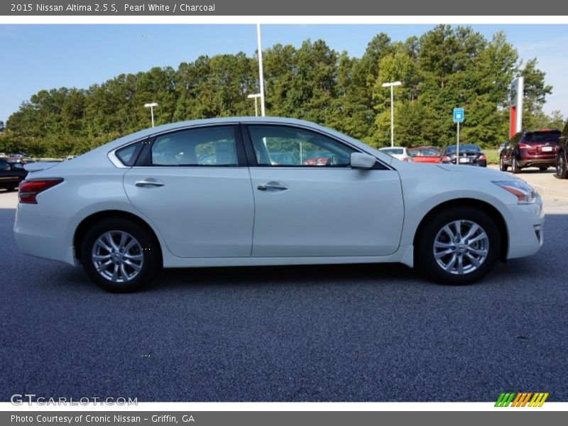 Pearl White / Charcoal 2015 Nissan Altima 2.5 S