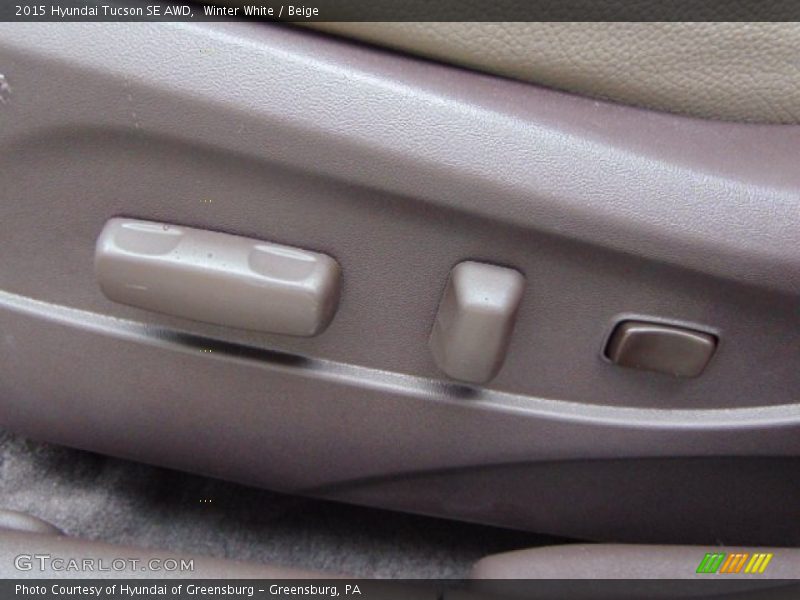 Winter White / Beige 2015 Hyundai Tucson SE AWD