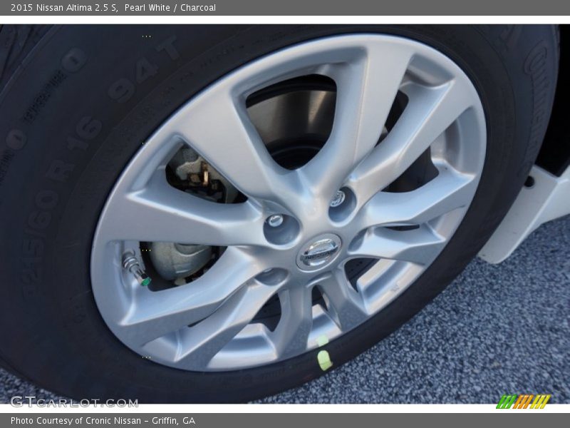 Pearl White / Charcoal 2015 Nissan Altima 2.5 S