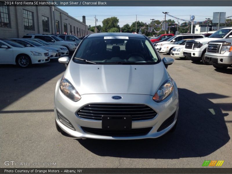 Ingot Silver / Charcoal Black 2014 Ford Fiesta SE Hatchback