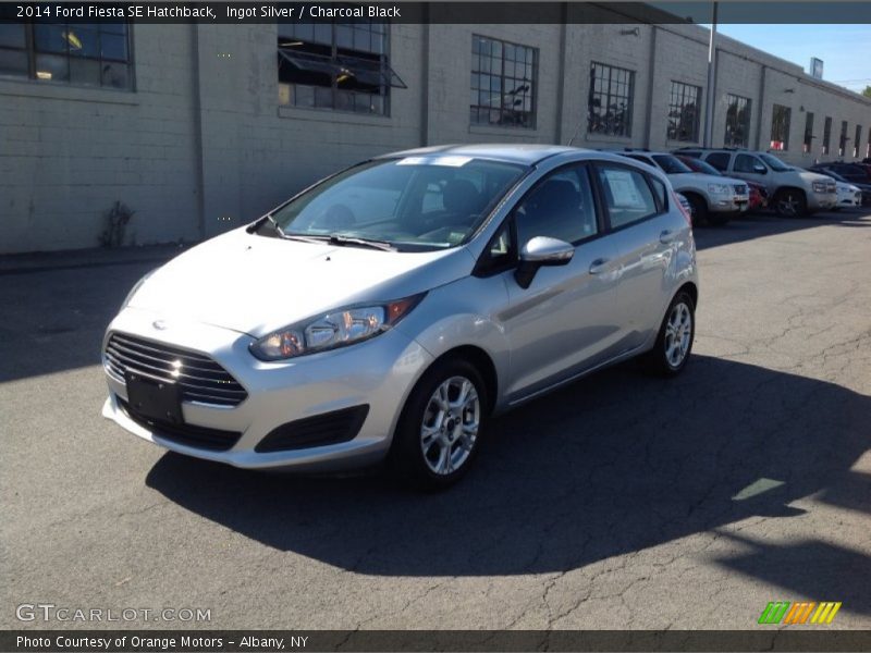 Ingot Silver / Charcoal Black 2014 Ford Fiesta SE Hatchback