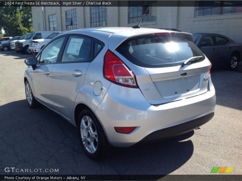 Ingot Silver / Charcoal Black 2014 Ford Fiesta SE Hatchback