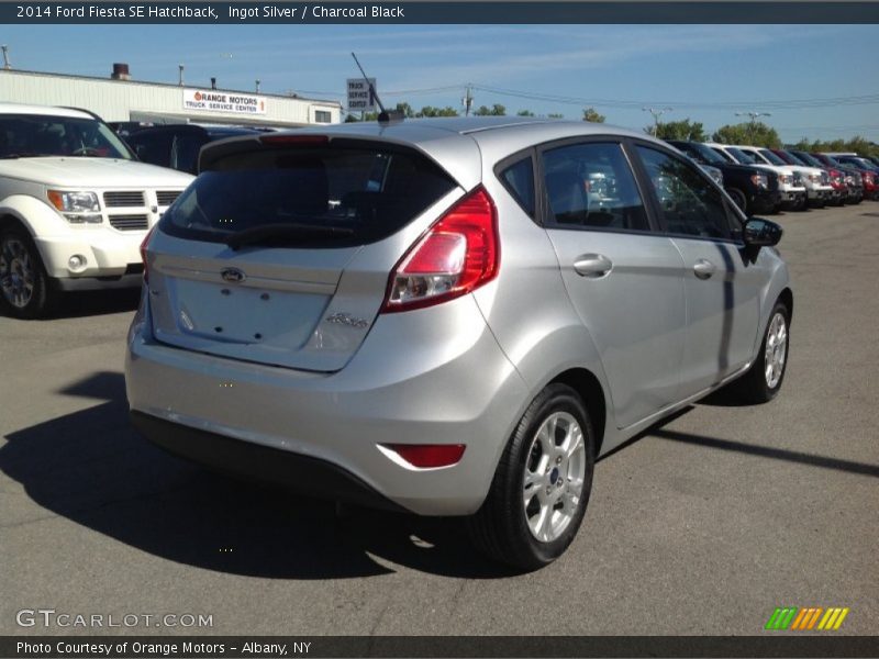 Ingot Silver / Charcoal Black 2014 Ford Fiesta SE Hatchback