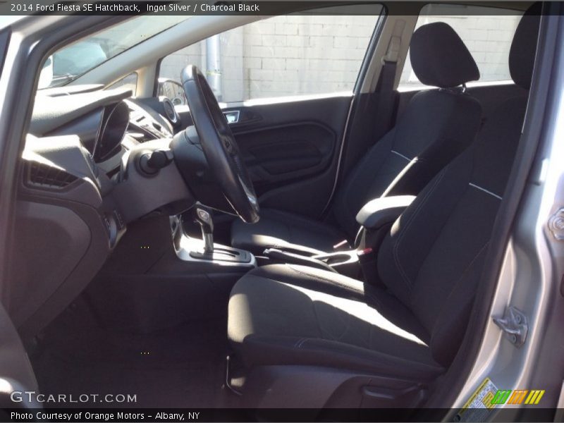 Ingot Silver / Charcoal Black 2014 Ford Fiesta SE Hatchback