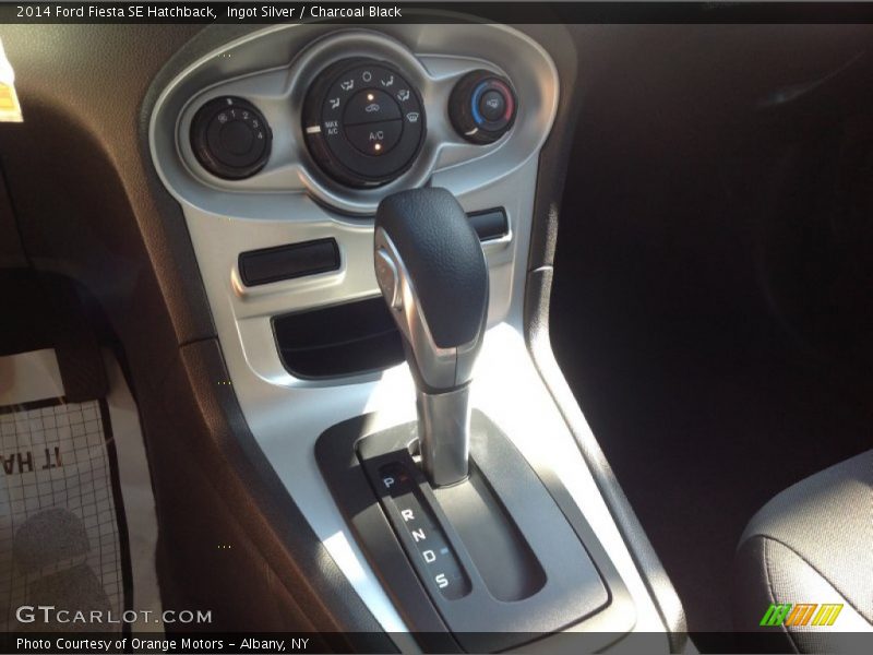 Ingot Silver / Charcoal Black 2014 Ford Fiesta SE Hatchback