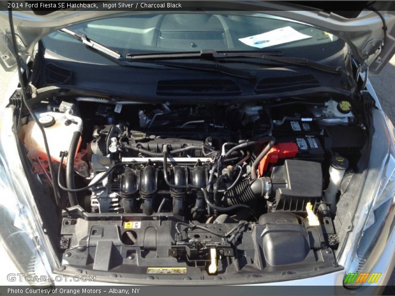 Ingot Silver / Charcoal Black 2014 Ford Fiesta SE Hatchback
