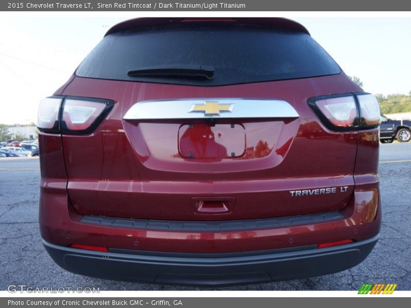 Siren Red Tintcoat / Dark Titanium/Light Titanium 2015 Chevrolet Traverse LT