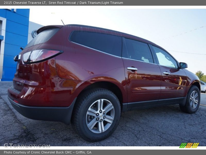 Siren Red Tintcoat / Dark Titanium/Light Titanium 2015 Chevrolet Traverse LT