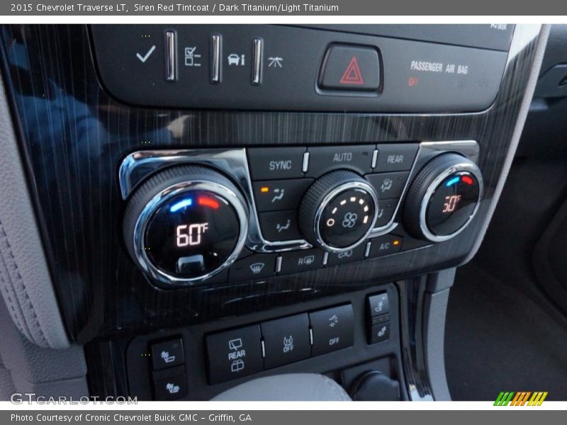 Siren Red Tintcoat / Dark Titanium/Light Titanium 2015 Chevrolet Traverse LT