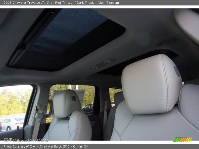 Siren Red Tintcoat / Dark Titanium/Light Titanium 2015 Chevrolet Traverse LT