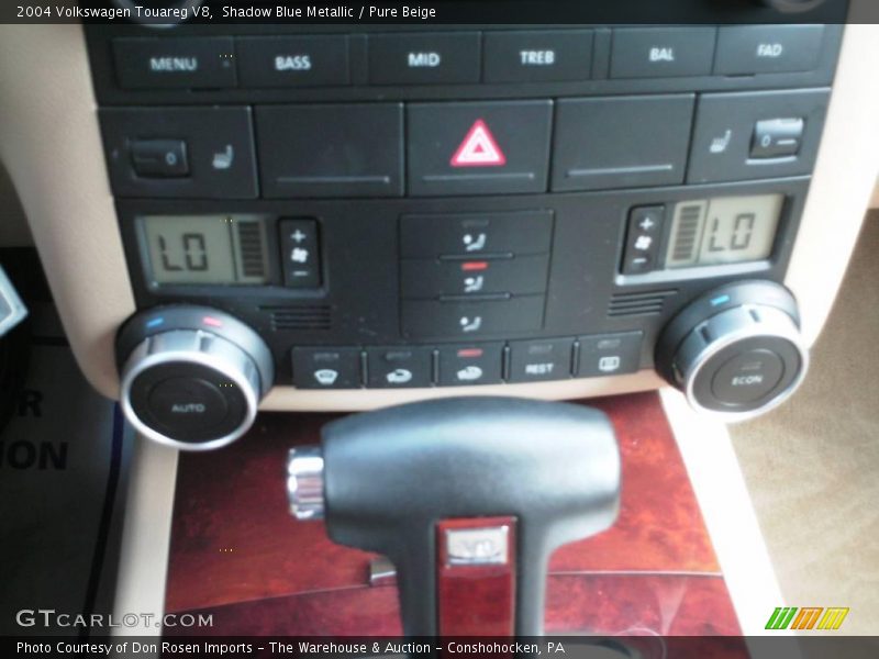 Shadow Blue Metallic / Pure Beige 2004 Volkswagen Touareg V8