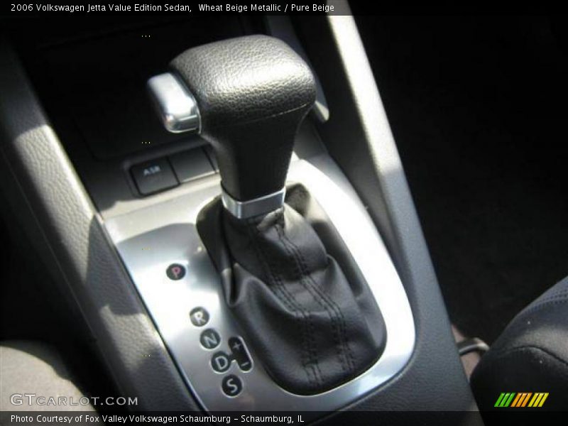 Wheat Beige Metallic / Pure Beige 2006 Volkswagen Jetta Value Edition Sedan